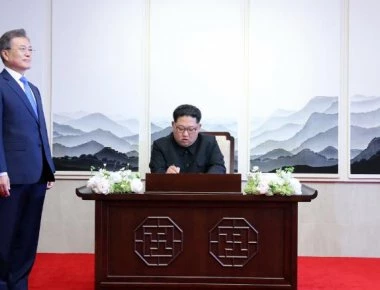 EKTAKTO: Βόρεια και Νότια Κορέα συμφώνησαν να τερματίσουν τον 65ετή πόλεμο και να προχωρήσουν σε... ενοποίηση!